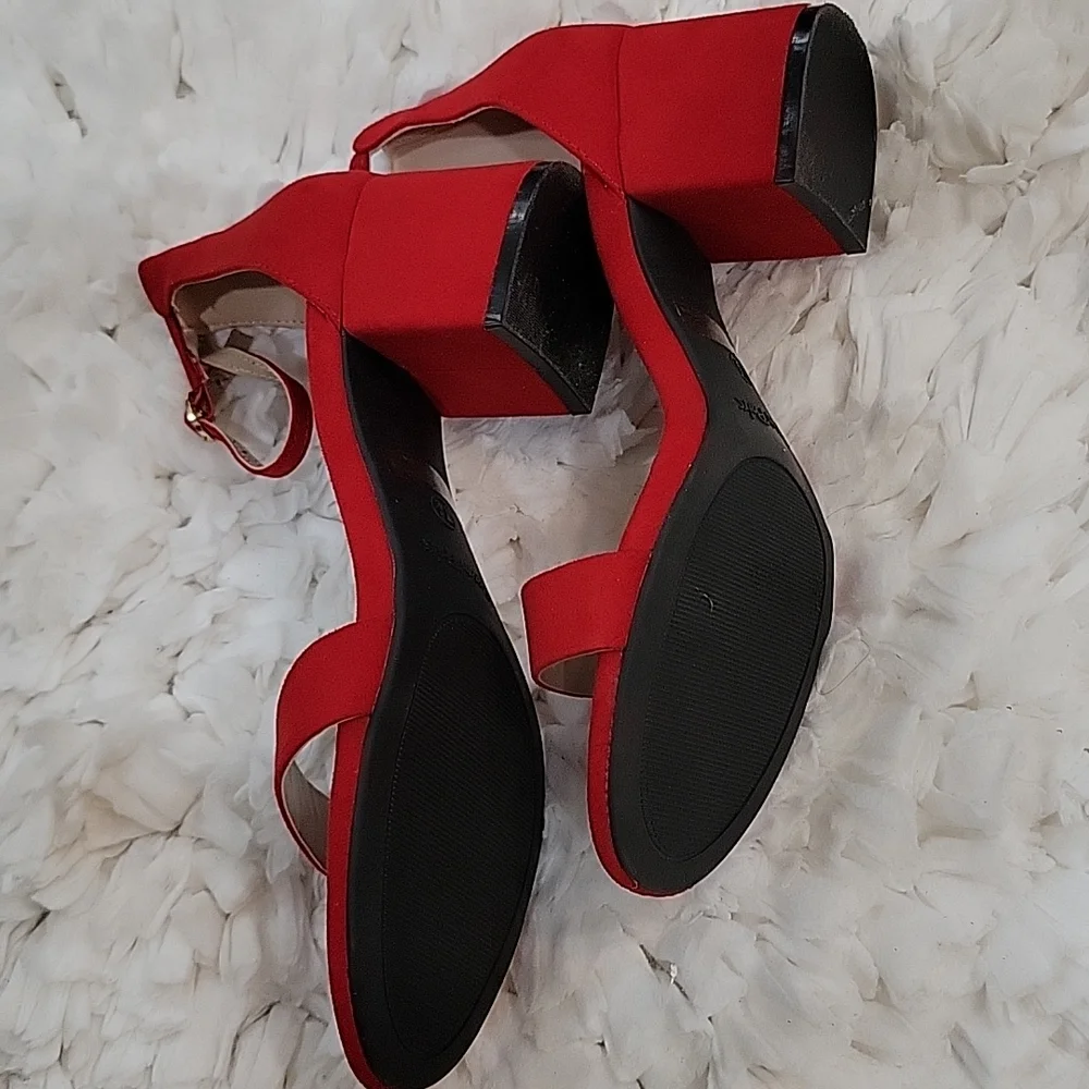 Dream Pairs red suede low chunk heel ankle strap pump sandals sz 7.5 New…